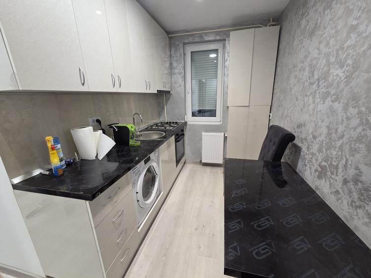 Apartament cu 2 camere circular în Micro 17