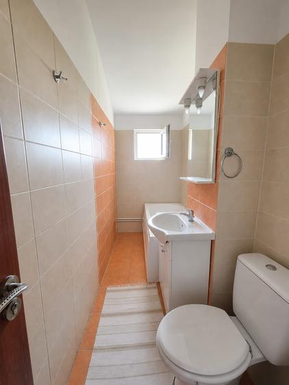 Apartament cu 3 camere semidecomandat, mobilat în Km 4-5
