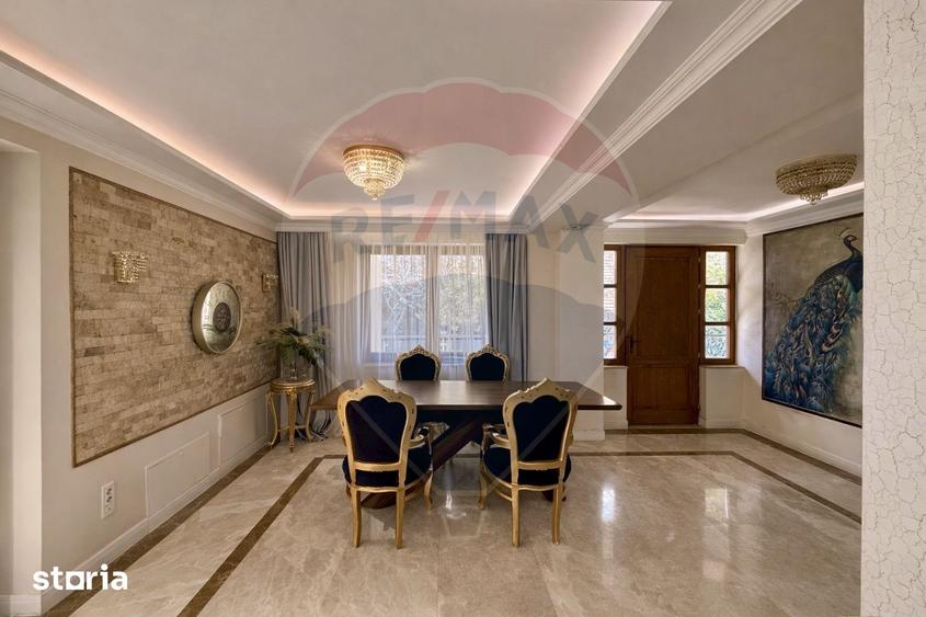Casă cu 8 camere cu Piscina în Central
