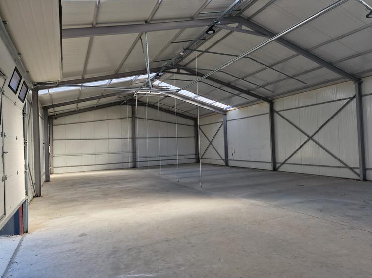 Spațiu industrial, de 800 mp, în Exterior Est