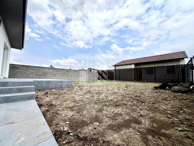 Casă cu 3 camere cu Teren 287 Mp în Sânandrei