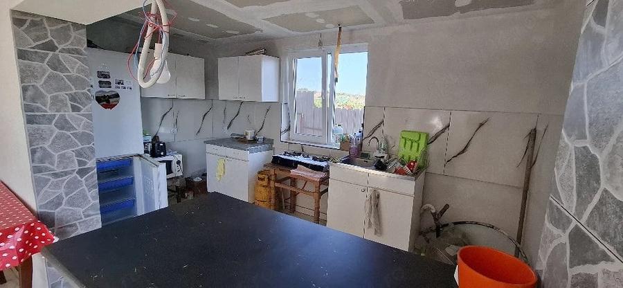 Casă cu 3 camere cu Teren 2000 Mp în Sărmășel