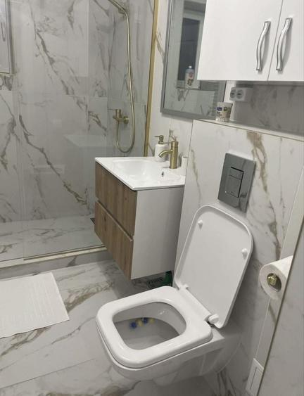 Apartament cu 3 camere decomandat în Crihala