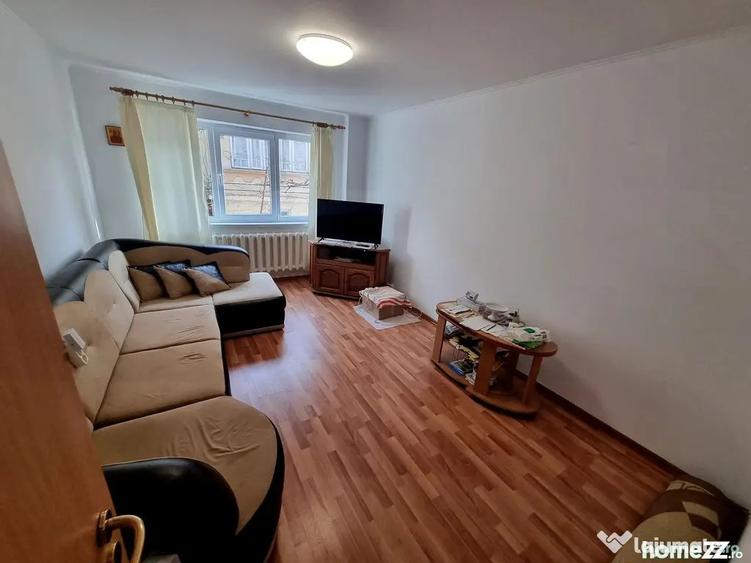 Apartament cu 4 camere decomandat în Ultracentral
