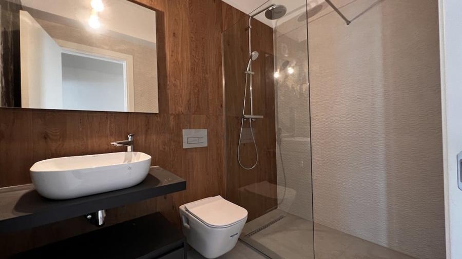 Penthouse cu 3 camere decomandat în Barbu Văcărescu