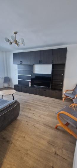 Apartament cu 3 camere decomandat în P-ța Muncii
