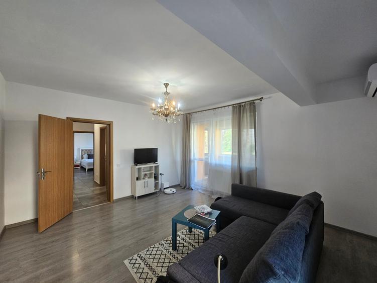 Apartament cu 2 camere decomandat în Apărătorii Patriei