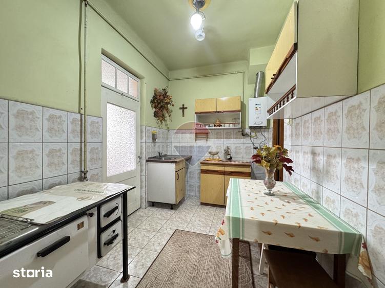 Casă cu 5 camere cu Teren 738 Mp în Alma
