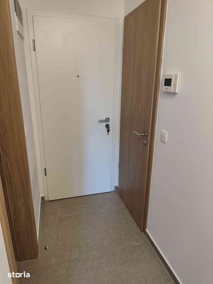 Apartament cu 2 camere decomandat în Tractorul