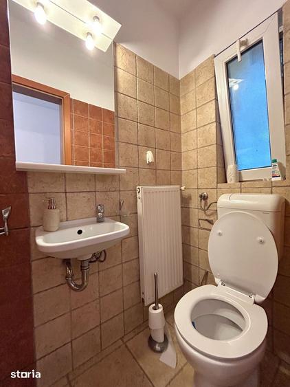 Casă cu 5 camere cu Teren 300 Mp în Bucovina