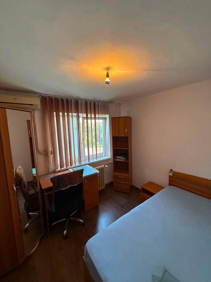 Apartament cu 3 camere semidecomandat în Gării