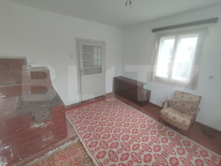 Casă cu 4 camere cu Teren 2610 Mp în Central