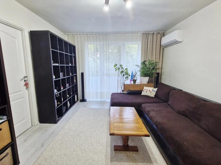 Apartament cu 4 camere decomandat în Ultracentral