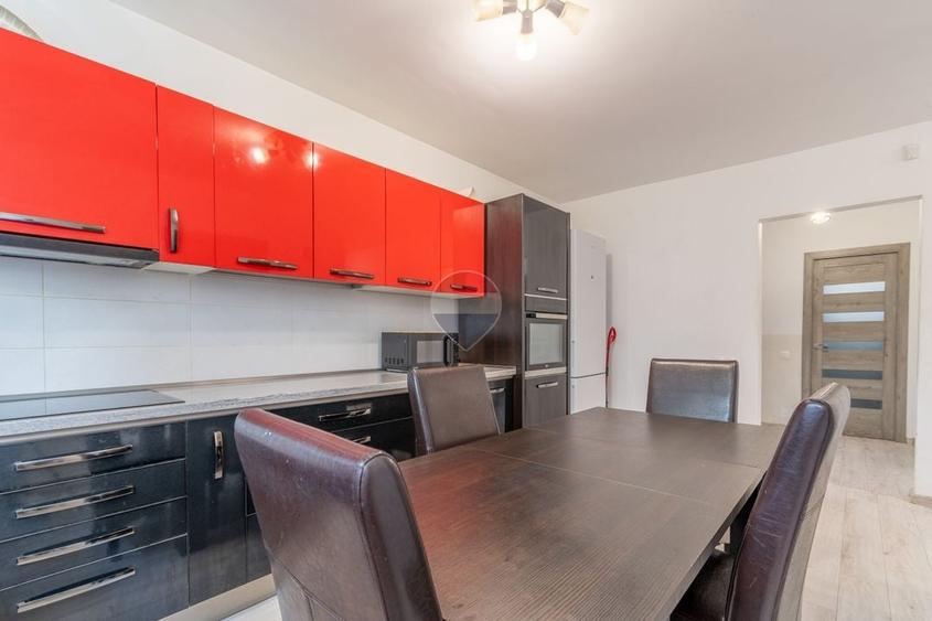 Apartament cu 3 camere decomandat, mobilat în Bună Ziua