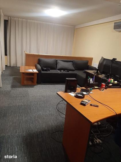 Casă cu 7 camere cu Teren 800 Mp în Dragomirești-Vale