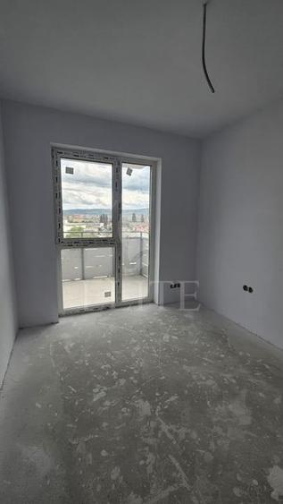 Apartament cu 3 camere semidecomandat în Mărăști