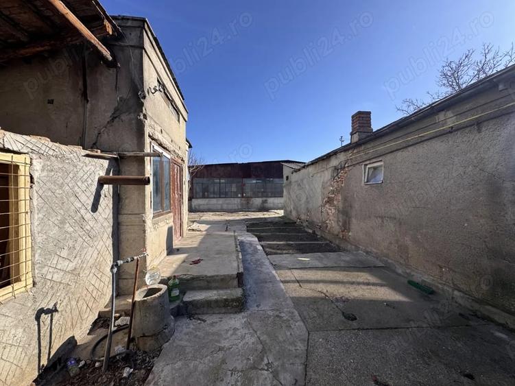 Casă cu Teren 490 Mp în 23 August