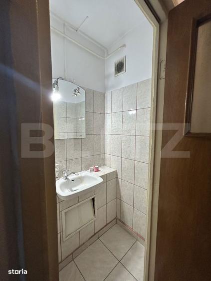 Apartament cu 3 camere semidecomandat în 1 Mai
