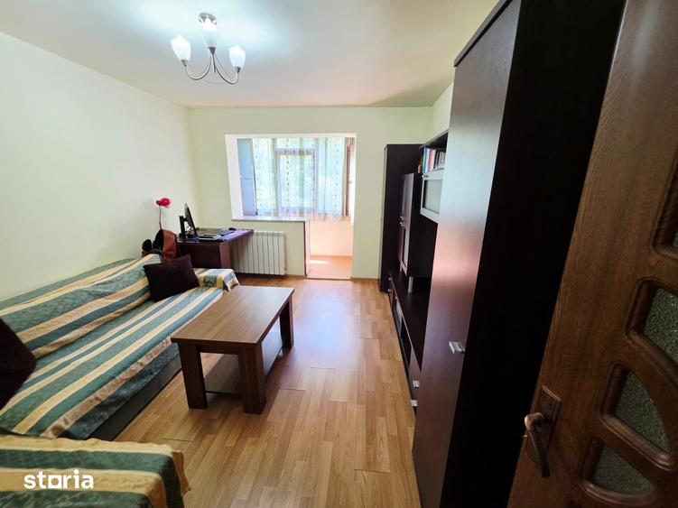 Apartament cu 3 camere decomandat în Vest