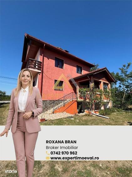 Casă cu 4 camere în Colțirea