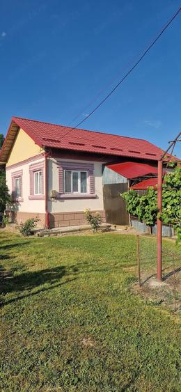 Casă cu 3 camere cu Teren 1400 Mp în Șimian