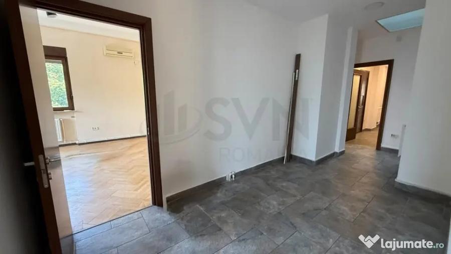 Apartament cu 5 camere decomandat în Victoriei