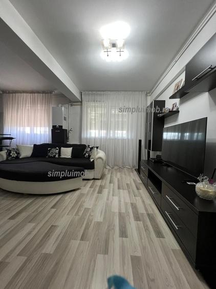 Apartament cu 3 camere semidecomandat, mobilat în Colentina