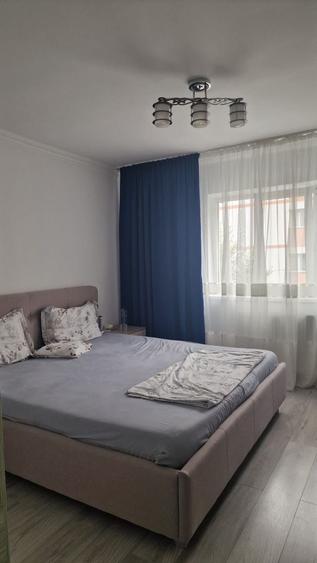 Apartament cu 3 camere decomandat în Est