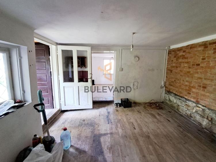 Casă individuală cu 2 camere cu Canalizare în Baciu