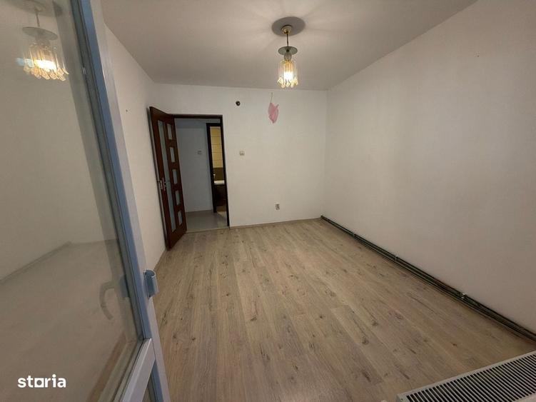 Apartament cu 3 camere decomandat 72 M2 cu balcon si pivnita - 3