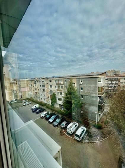 Apartament 2 camere,zona 1Decembrie - 7