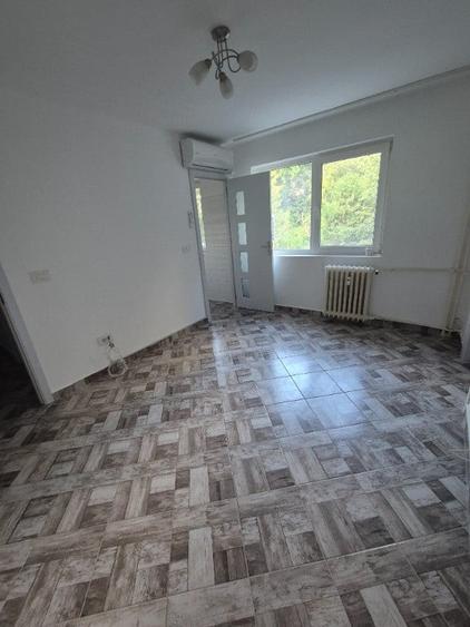 Vand Apartament zona Orizont - 2