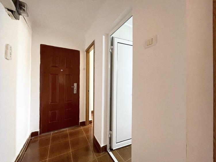 Apartament cu 2 camere semidecomandat, mobilat în Complex Studențesc