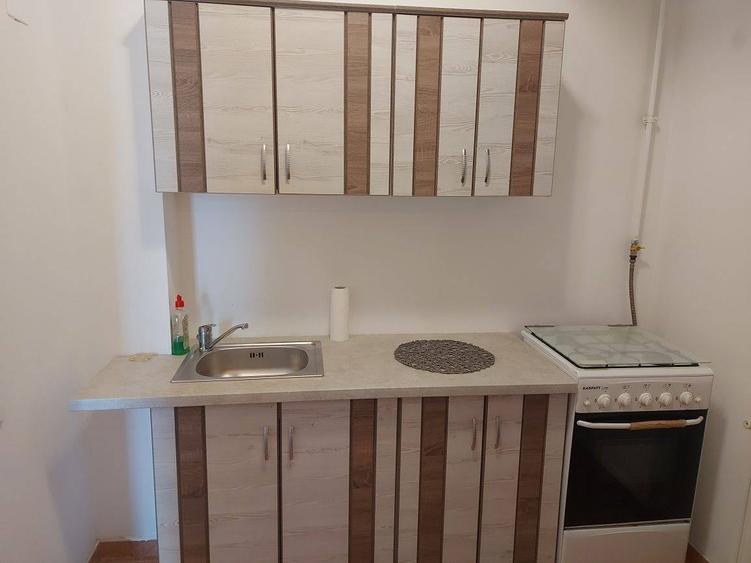 Garsonieră decomandată în Central