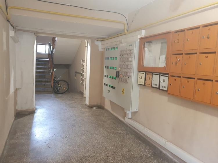 Apartament cu 3 camere decomandat, mobilat în 9 Mai