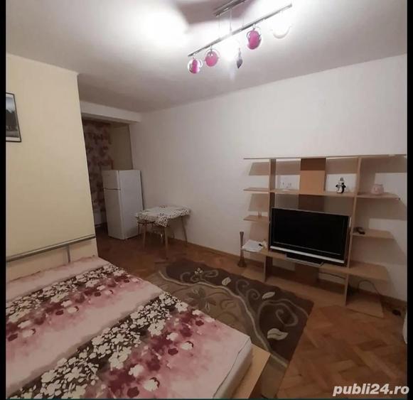Garsonieră decomandată în Central
