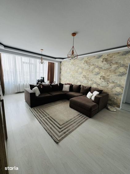 Apartament cu 3 camere semidecomandat în Central