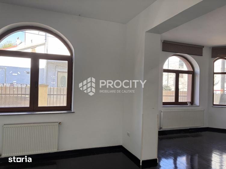 Spațiu comercial, de 320 mp, în Central