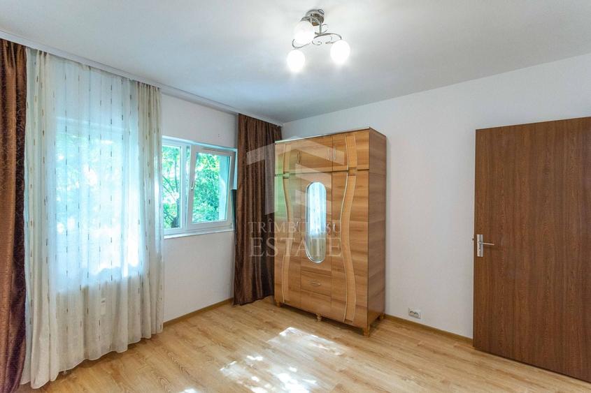 Apartament cu 3 camere semidecomandat, mobilat în Dristor