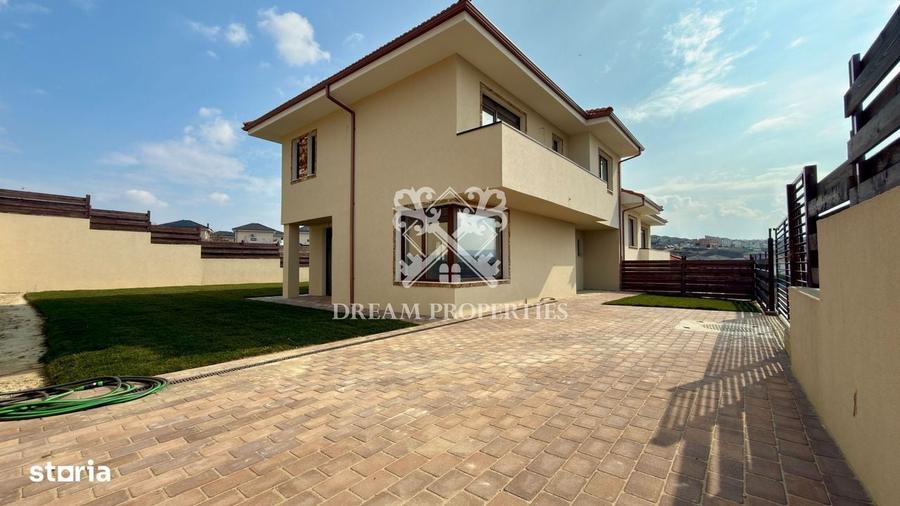Casă cu 4 camere cu Teren 350 Mp în Dezmir