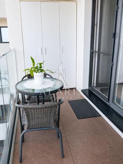 Apartament cu 3 camere semidecomandat, mobilat în Torontalului