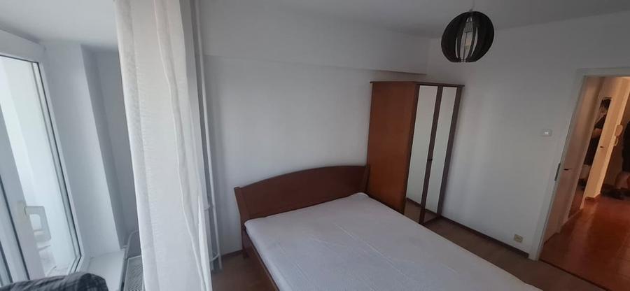 Apartament cu 3 camere decomandat în Bucur Obor