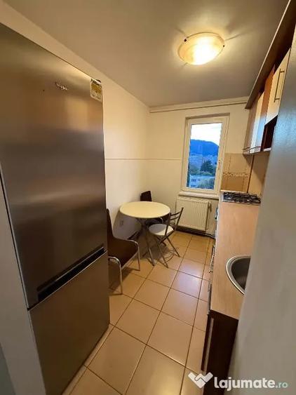 Apartament cu 2 camere semidecomandat în Astra