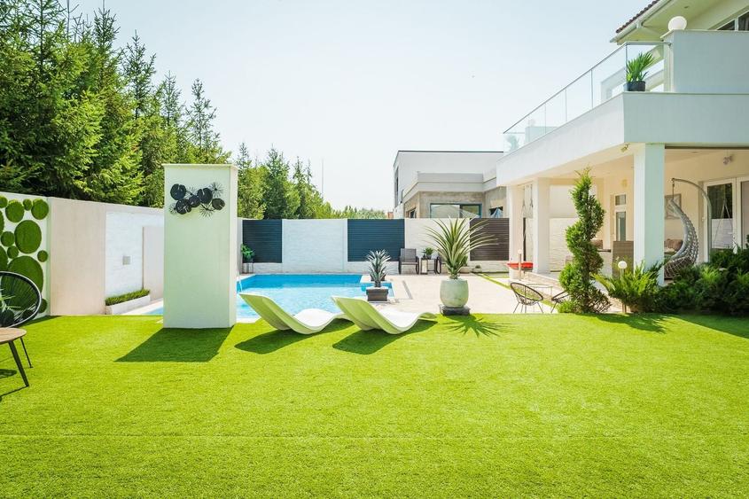 Casă individuală cu 5 camere cu Piscina în Aradul Nou