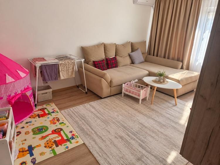 Apartament cu 2 camere decomandat în Tractorul