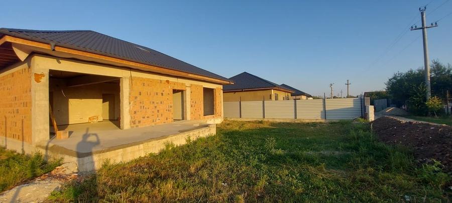 Casă cu 4 camere cu Teren 450 Mp în Periș