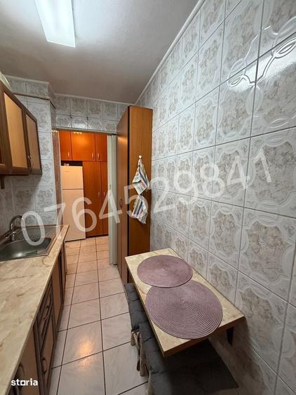 Apartament cu 2 camere decomandat în Lacul Tei