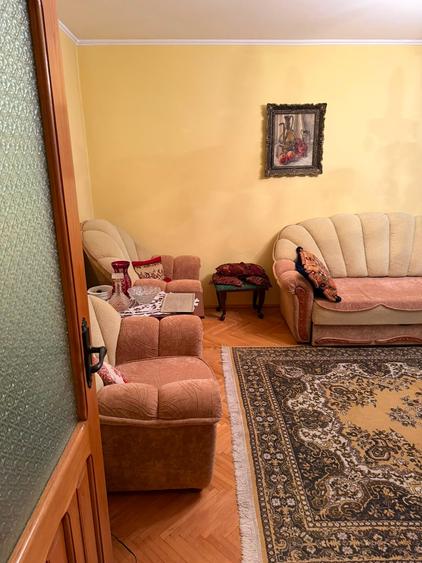 Apartament cu 3 camere decomandat în Central