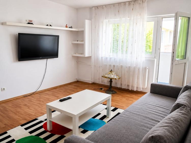 Apartament cu 2 camere semidecomandat, mobilat în Iancului