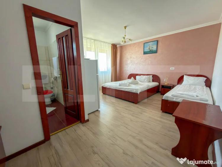 Spațiu comercial, de 1,030 mp, în Sânmartin